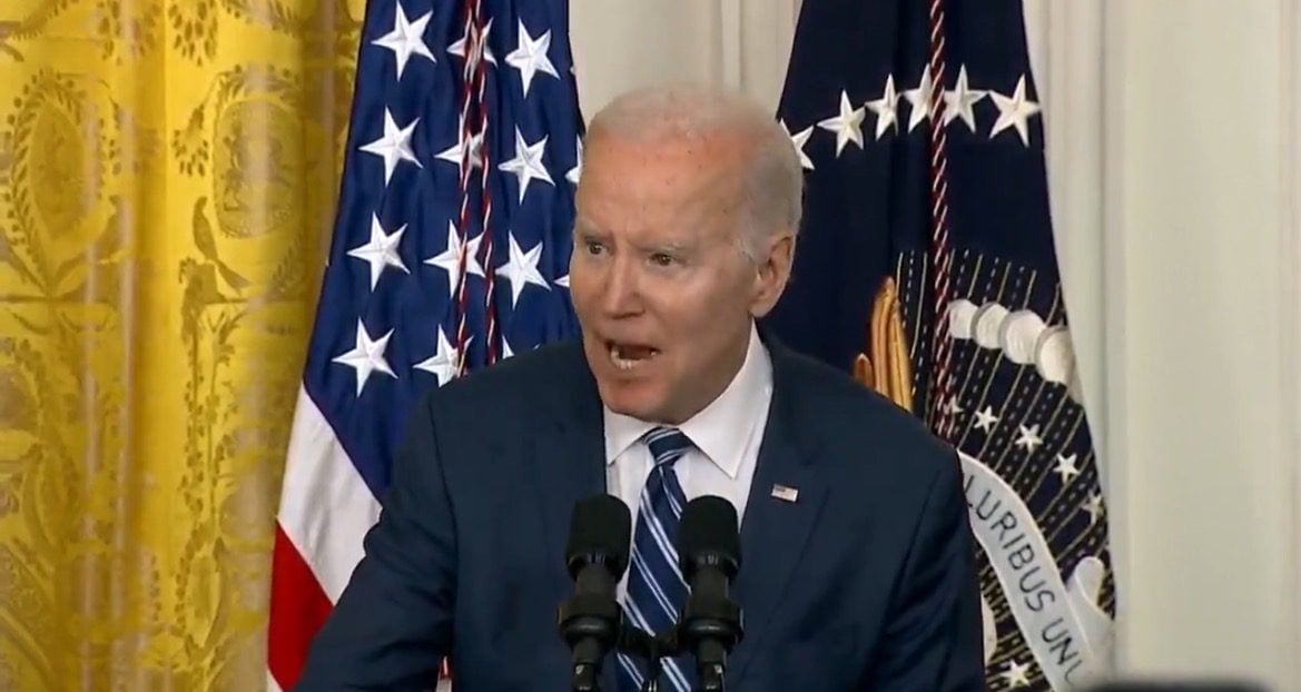 Joe Biden Starts Shouting Out of No Where During Black History Month Reception (VIDEO) Joe Biden Starts Shouting Out of No Where During Black History Month Reception (VIDEO)
