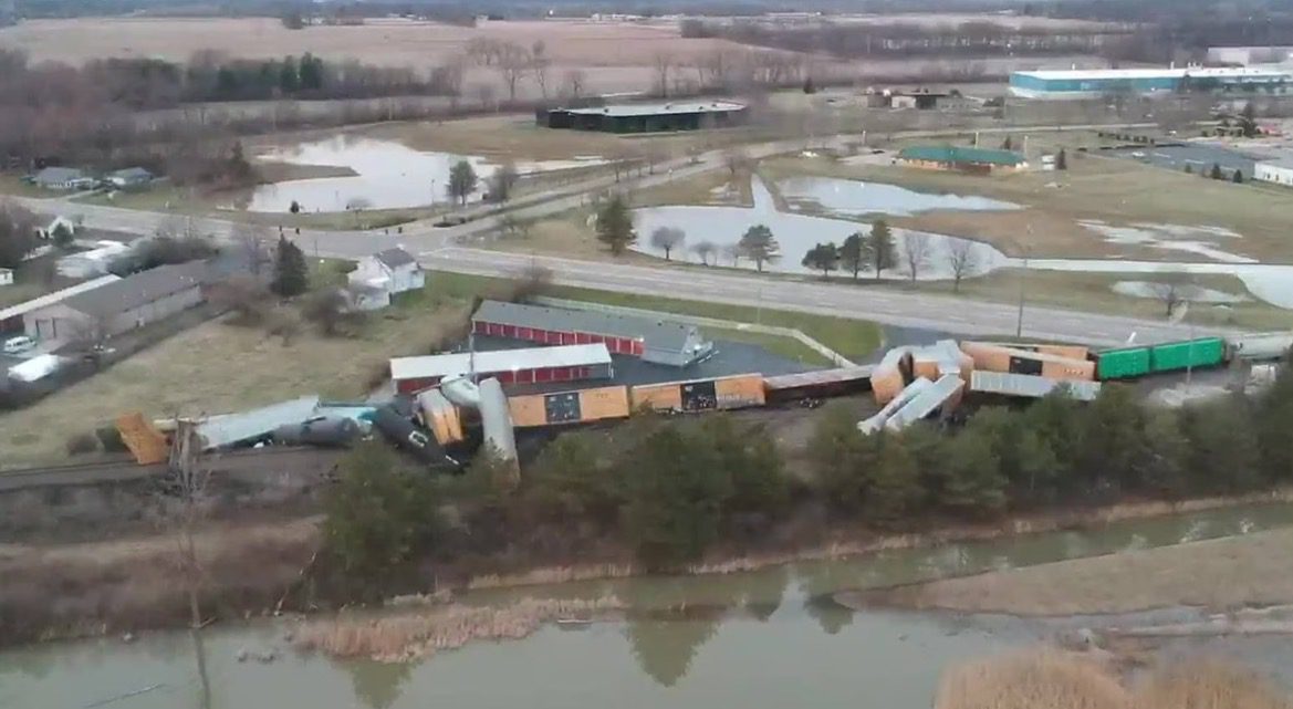 DEVELOPING: Residents Told to Shelter in Place After Train Derailment in Springfield, Ohio (VIDEO) DEVELOPING: Residents Told to Shelter in Place After Train Derailment in Springfield, Ohio (VIDEO)