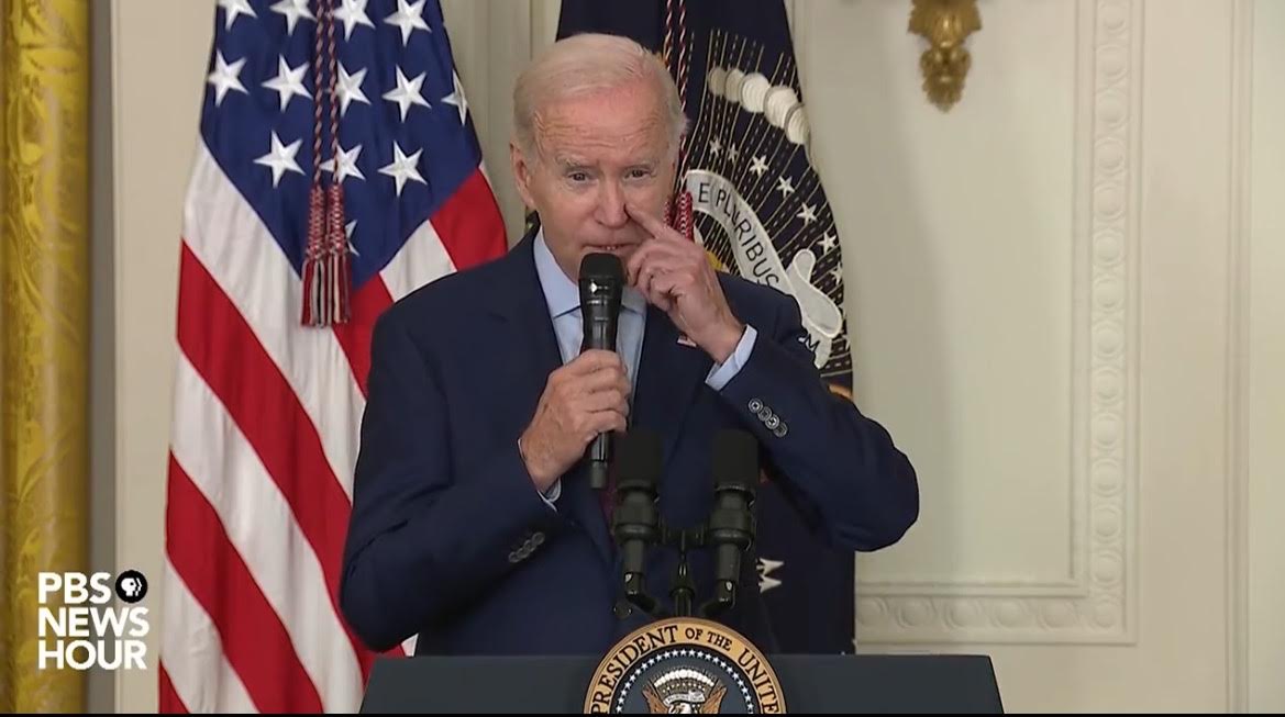 “Stand Up, Man!” Biden Insults Award-Winning Chef at White House Celebration of Jewish American Heritage Month (VIDEO) “Stand Up, Man!” Biden Insults Award-Winning Chef at White House Celebration of Jewish American Heritage Month (VIDEO)