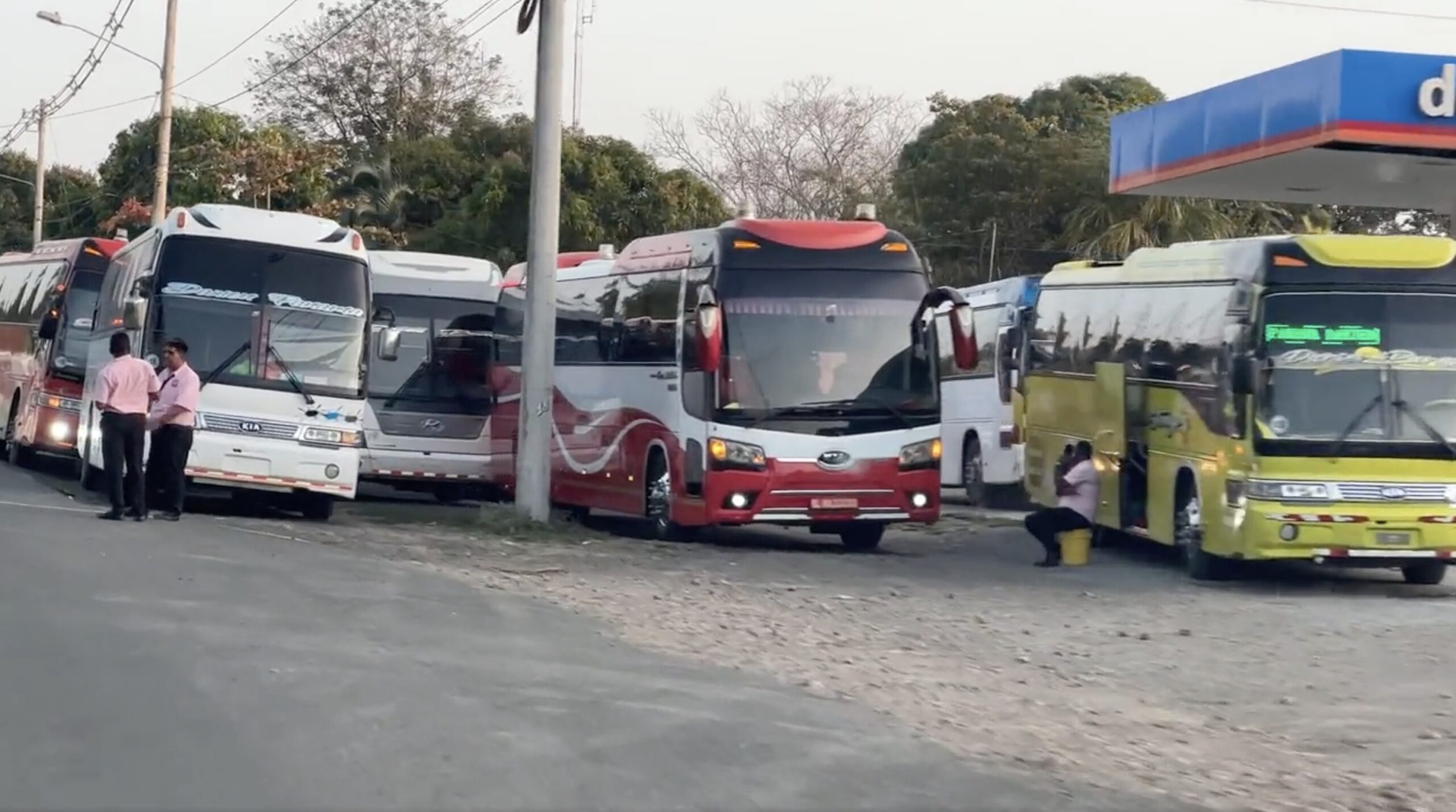 Report: Massive Bus Caravan of Migrants Out of Costa Rica Headed to the US Border as Title 42 Expires (VIDEO)