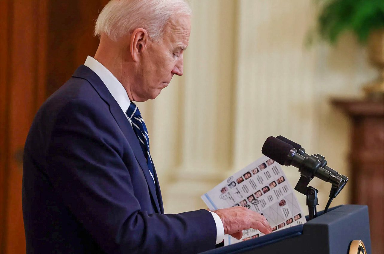 Joe Biden Caught Once Again Using Note Cards to Identify Reporters for Questions