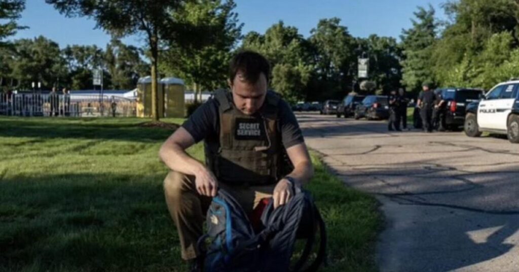 Man Impersonating Secret Service Agent Spotted Checking Backpacks at JD Vance Event in Detroit