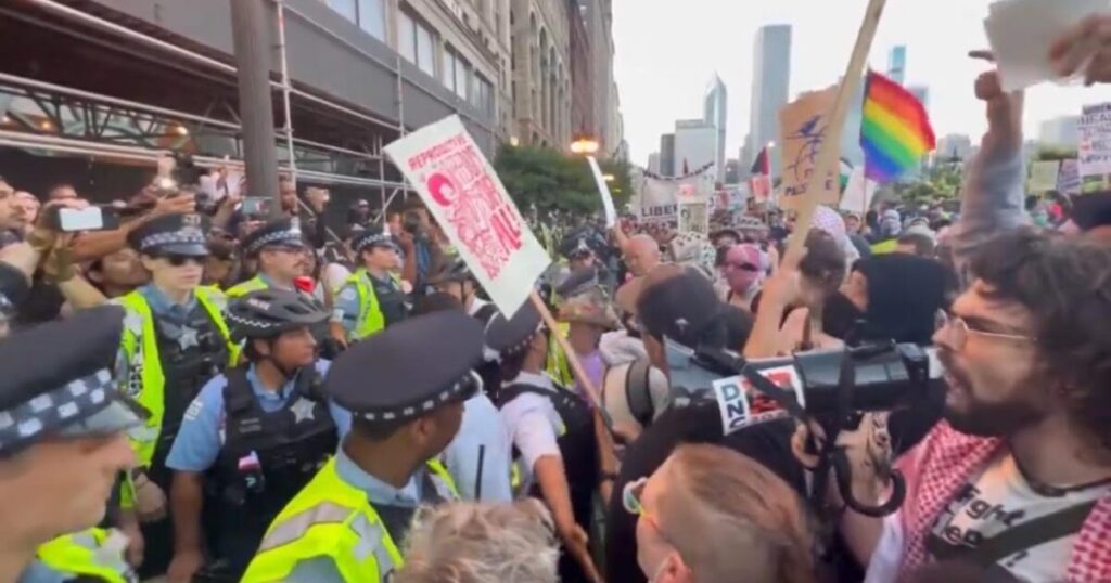 “DNC Go Home! Or We’re Gonna Bring the War Home!” – Pro-Hamas Protestors Flood Downtown Chicago Ahead of DNC Convention (VIDEO)