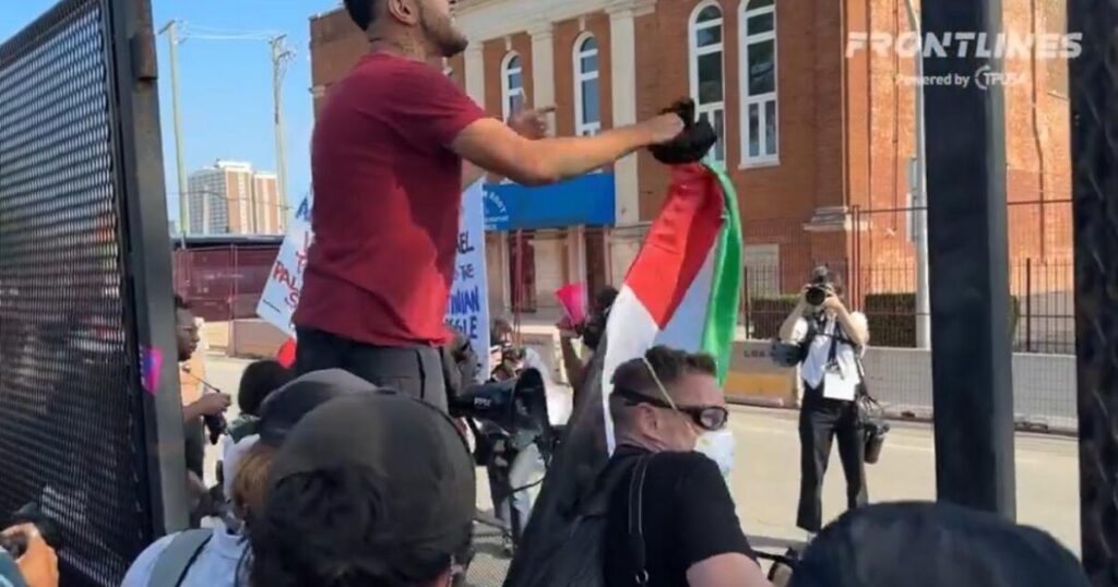 BREAKING: Chaos Erupts After Far-Left Protestors BREAK DOWN DNC Wall – Projectiles Fly – Police in Riot Gear Rush In (VIDEO)