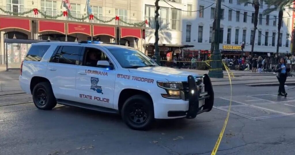 DEVELOPING: Three Police Vehicles Speed Away From Original Terror Attack Crime Scene at Bourbon Street After Loud Bang (VIDEO)