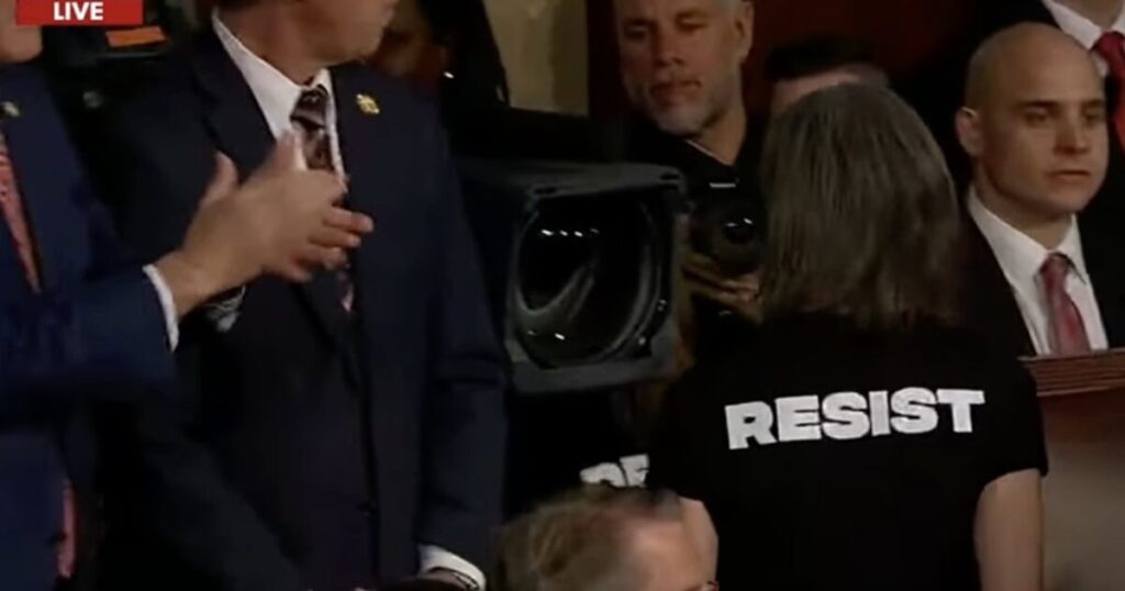 WATCH: Petulant Democrats Turn Their Backs on Trump, Displaying the Word ‘RESIST,’ Before Walking Out of His Speech