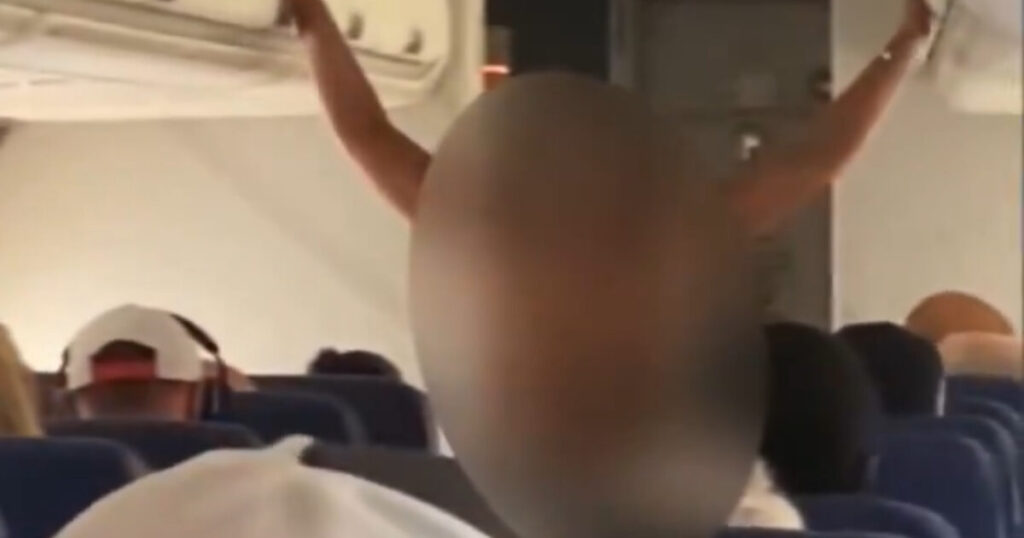 WTH: Woman Loses it, Strips Naked During Episode on Southwest Flight (VIDEO)