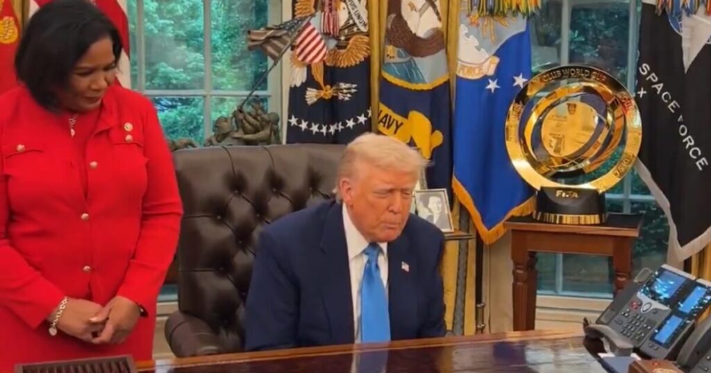 BREAKING: President Trump Calls Savannah Chrisley to Inform Her He Will be Granting Full Pardons to Her Parents Todd and Julie Chrisley (VIDEO)