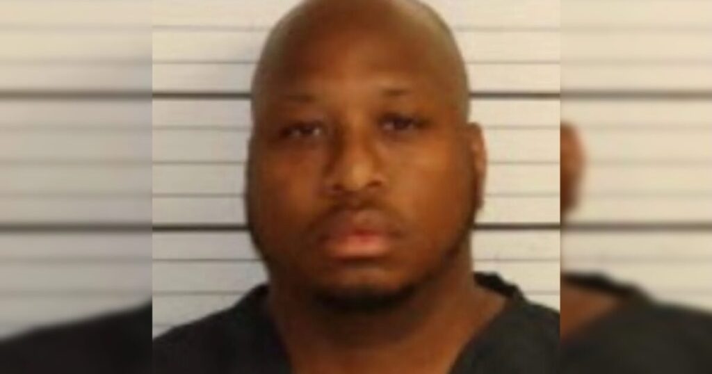 Shocking Video Shows Wendy’s Manager Fatally Shooting Man in Parking Lot