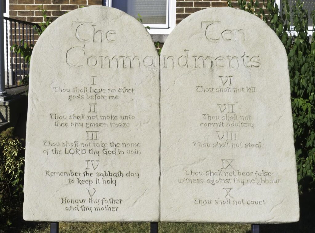 Key Vote Puts Texas Closer to Displaying Ten Commandments in Classrooms