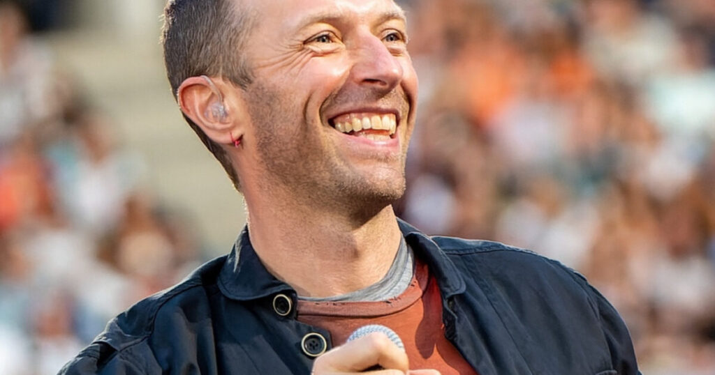 Coldplay Frontman Chris Martin Sends Love to Charlie Kirk’s Family During Final Concert in London — Bluesky Leftists Melt Down
