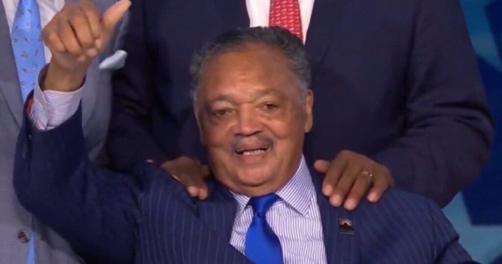 DEVELOPING: Jesse Jackson on ‘Life Support’ as Friends and Family Fly to Chicago to be By His Side