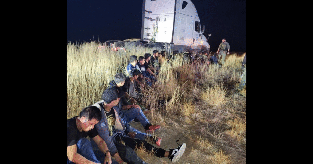 WATCH: Texas Police Find Semi Truck Crammed with 23 Illegals from Nicaragua, Guatemala, El Salvador, Honduras, and Mexico on Highway WATCH: Texas Police Find Semi Truck Crammed with 23 Illegals from Nicaragua, Guatemala, El Salvador, Honduras, and Mexico on Highway