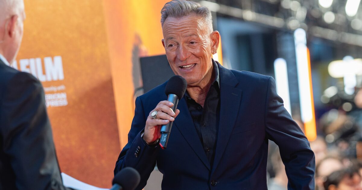 Washed-Up Rocker Bruce Springsteen Dedicates Song to Renee Good, Denounces ‘Gestapo Tactics’ of ICE Agents Washed-Up Rocker Bruce Springsteen Dedicates Song to Renee Good, Denounces ‘Gestapo Tactics’ of ICE Agents