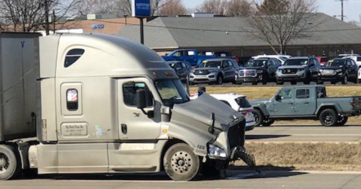 Illegal Alien Semi-Truck Driver Runs Red Light, Kills Elderly Man in Indiana