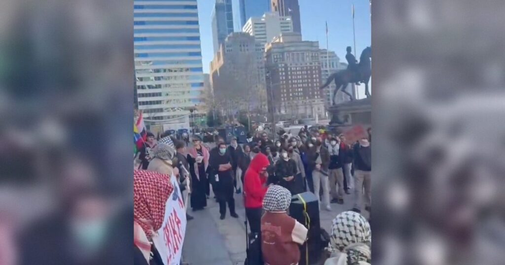 ABHORRENT: Terrorist Sympathizers in Philadelphia Celebrate Fallen U.S. Soldiers, Back Hamas, Hezbollah, Iran While Torch­ing American Flags — “For Every U.S. soldier Who Returns Home in a Casket, We Cheer!”