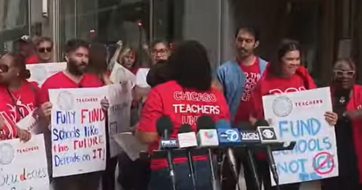 Chicago Teacher Union Wants to Close Schools on May 1st to Protest Trump Chicago Teacher Union Wants to Close Schools on May 1st to Protest Trump