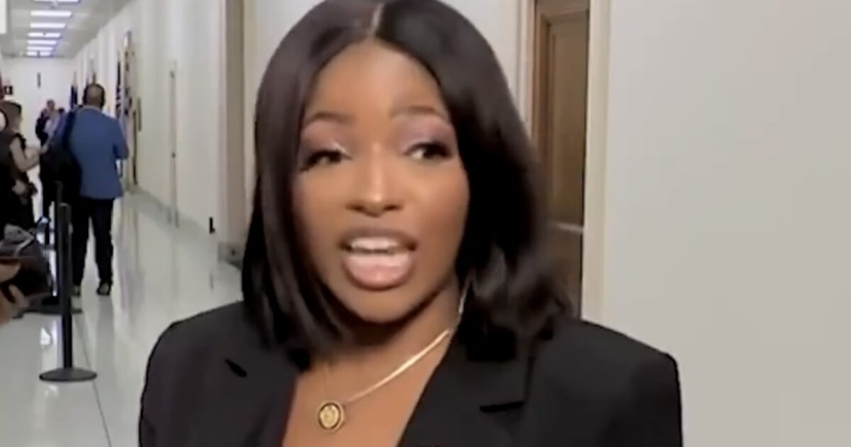 Crockett Defends Her Security Guard Fatally Shot by SWAT As Dallas Police Release Bodycam Footage of Standoff (VIDEO)