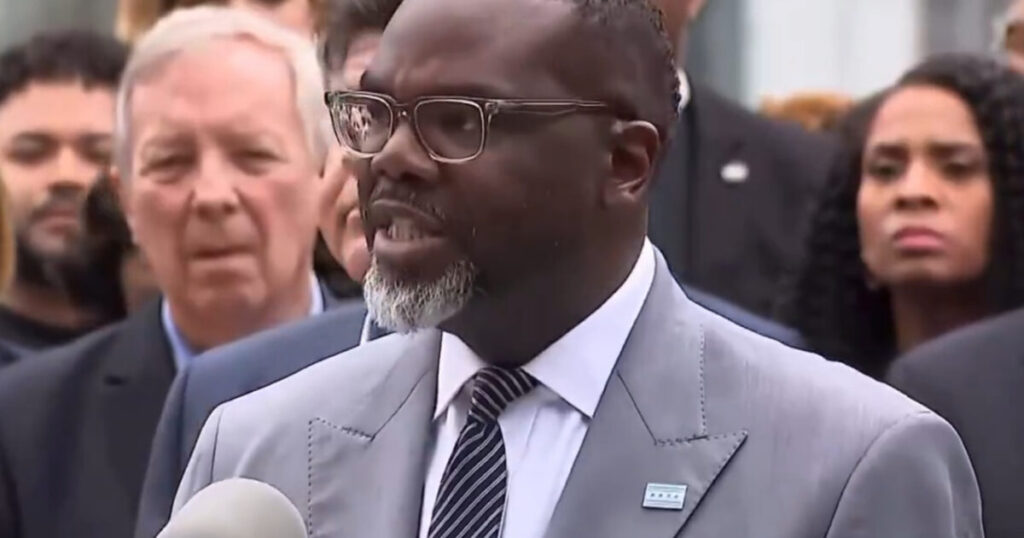 Financial Expert Sounds Alarm on the City of Chicago – Facing Budget Gap of More Than a Billion Dollars