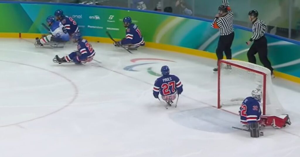Ouch! Canada Loses to US Again – This Time in Paraplegic Hockey