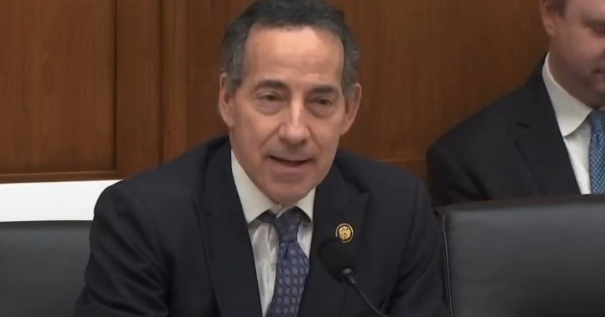 House Democrats Seek to Launch ‘25th Amendment Commission’ to Remove Trump From Office