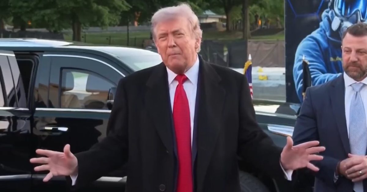 Trump LIGHTS UP Reporter For Asking Why He Is Renovating Lincoln Memorial Reflecting Pool Amid Conflict with Iran (VIDEO) Trump LIGHTS UP Reporter For Asking Why He Is Renovating Lincoln Memorial Reflecting Pool Amid Conflict with Iran (VIDEO)