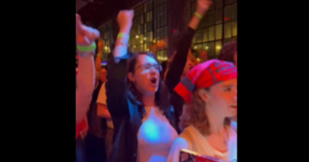 Hive-Minded DSA Members Chant ‘YOU’RE NEXT!’ at Democrat House Leader Hakeem Jeffries (VIDEO)