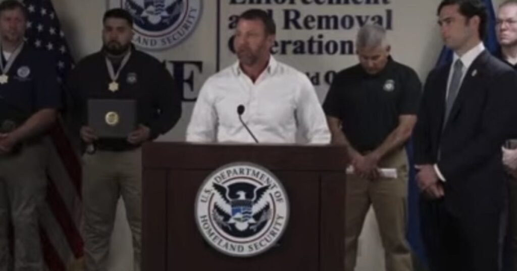 (VIDEO) “I Don’t Know Who He Is” – DHS Sec Markwayne Mullin Calls Former Border Patrol Commander Greg Bovino “Irrelevant” Amid Criticisms – Bovino Responds!