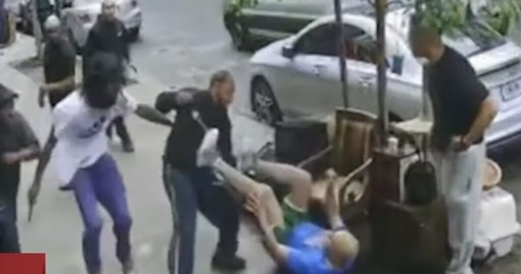 Two Black Men Stab 42-Year-Old White Man Multiple Times in the Bronx Following Verbal Dispute (VIDEO)