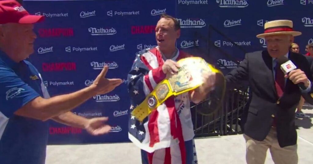 Joey Chestnut Wins 4th of July Hot Dog Eating Contest For 18th Time – Scarfs Down 66 Hot Dogs! (VIDEO)