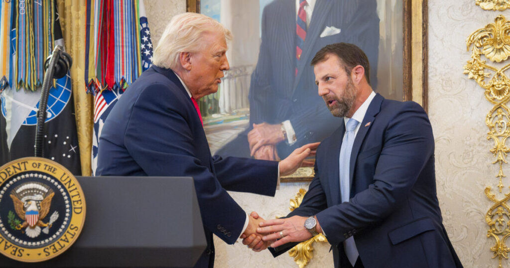 Markwayne Mullin Attempts Damage Control After Reports He Went Around President Trump to Suspend ICE Traffic Stops Spark Outrage: “President Trump and I Are on the Same Page”