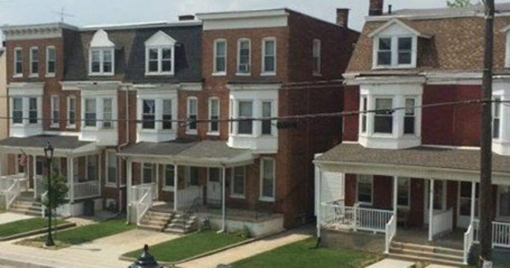 HORROR: Vicious Thugs Drag Female College Student from Own Porch by Her Hair and Brutally Beat Her in the Street – Police MIA Even After Being Called FOUR TIMES